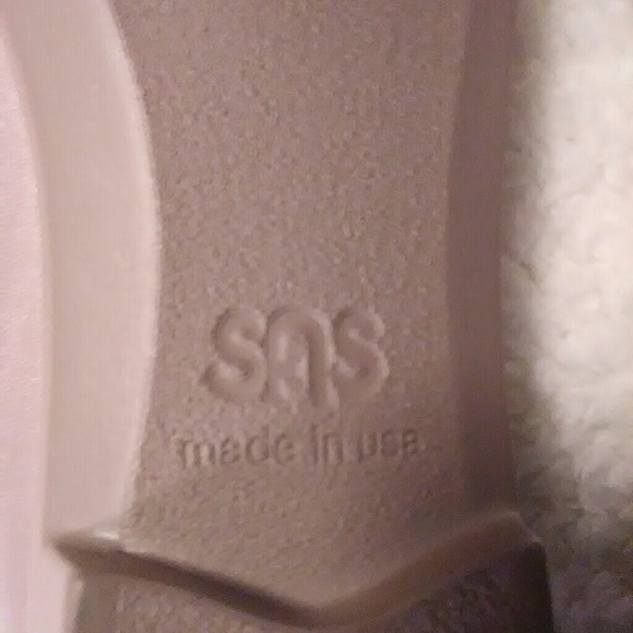 Shoes - Picture 4 of 5